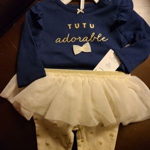 Adorable 2pc set Long sleeve onsie & matching leggings with tutu attached.